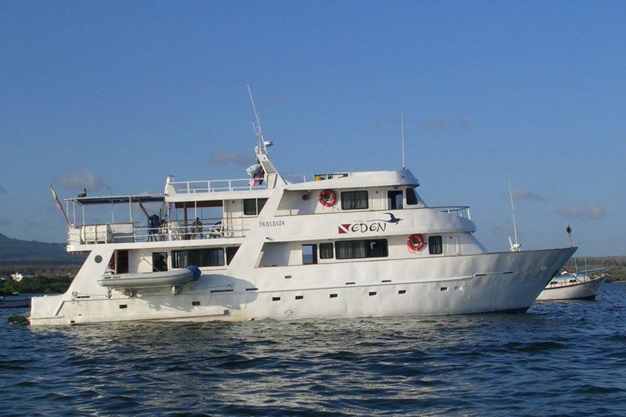 Eden Yacht, Galapagos